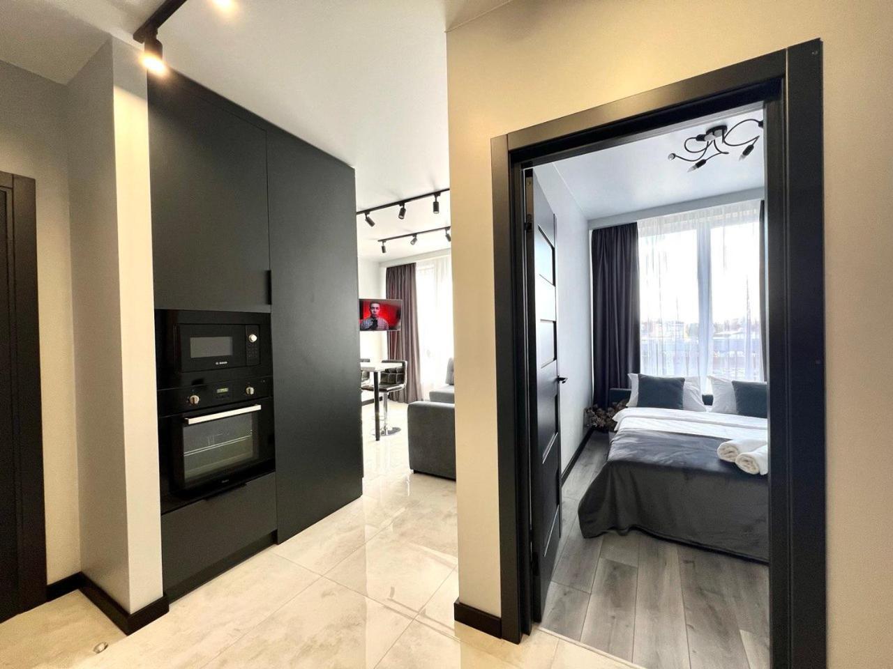 Apartments Vip Avalon Leopoli Esterno foto