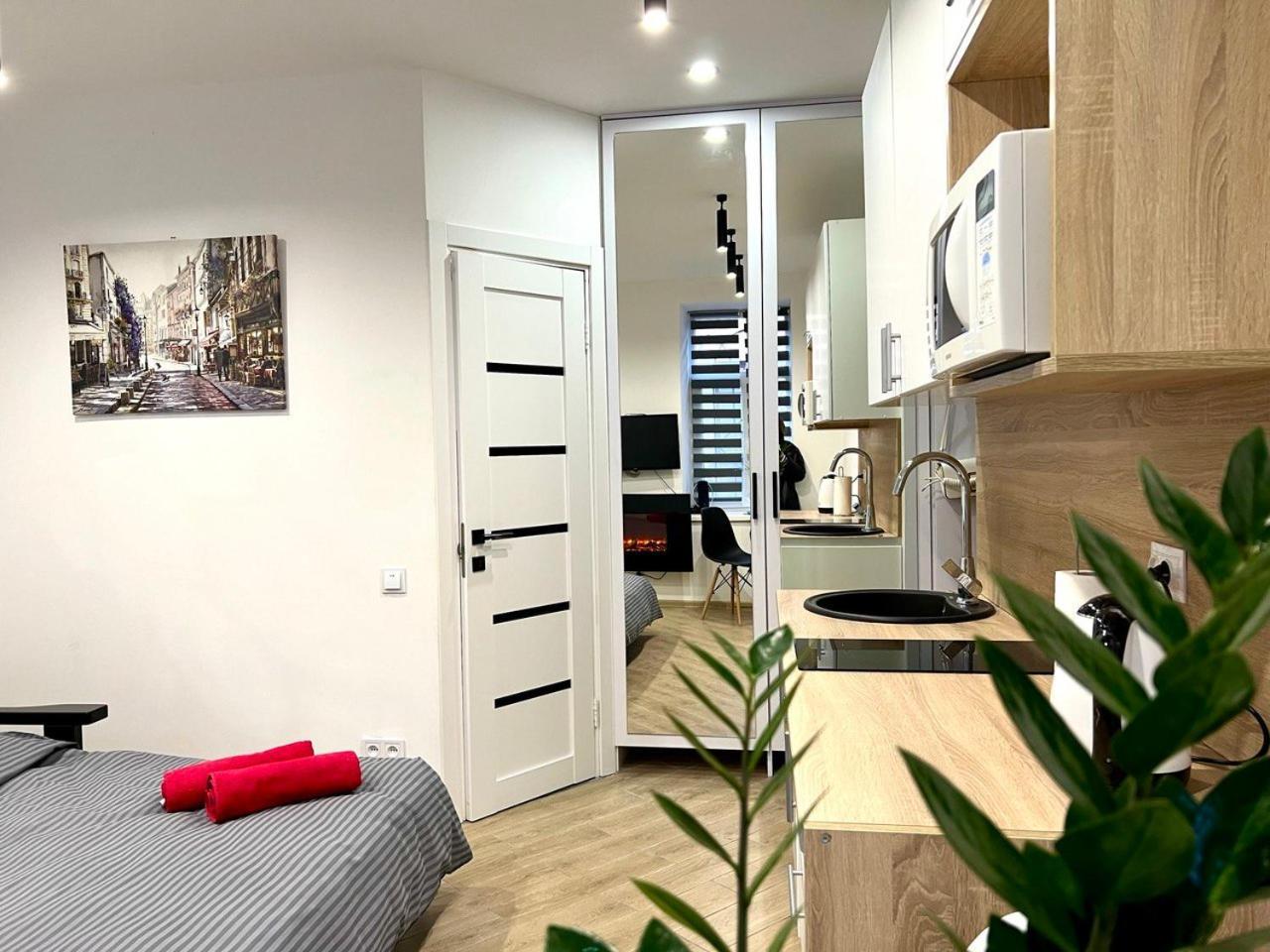 Apartments Vip Avalon Leopoli Esterno foto