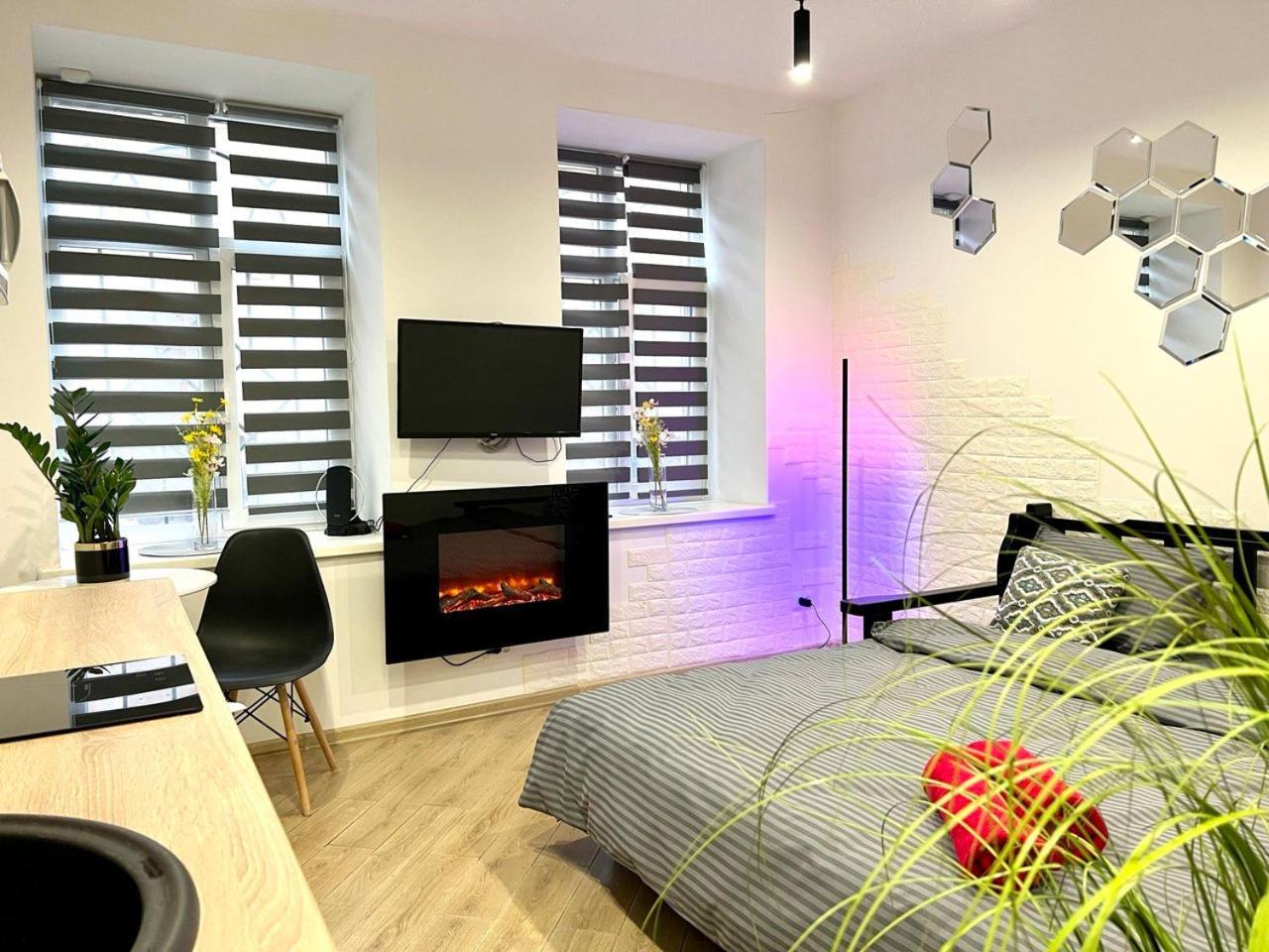 Apartments Vip Avalon Leopoli Esterno foto
