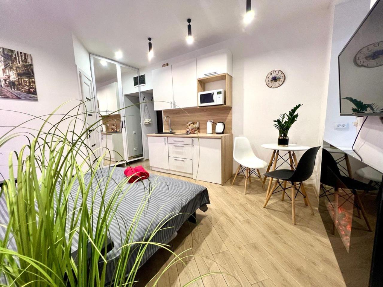 Apartments Vip Avalon Leopoli Esterno foto