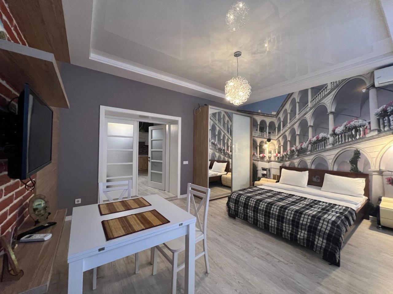 Apartments Vip Avalon Leopoli Esterno foto