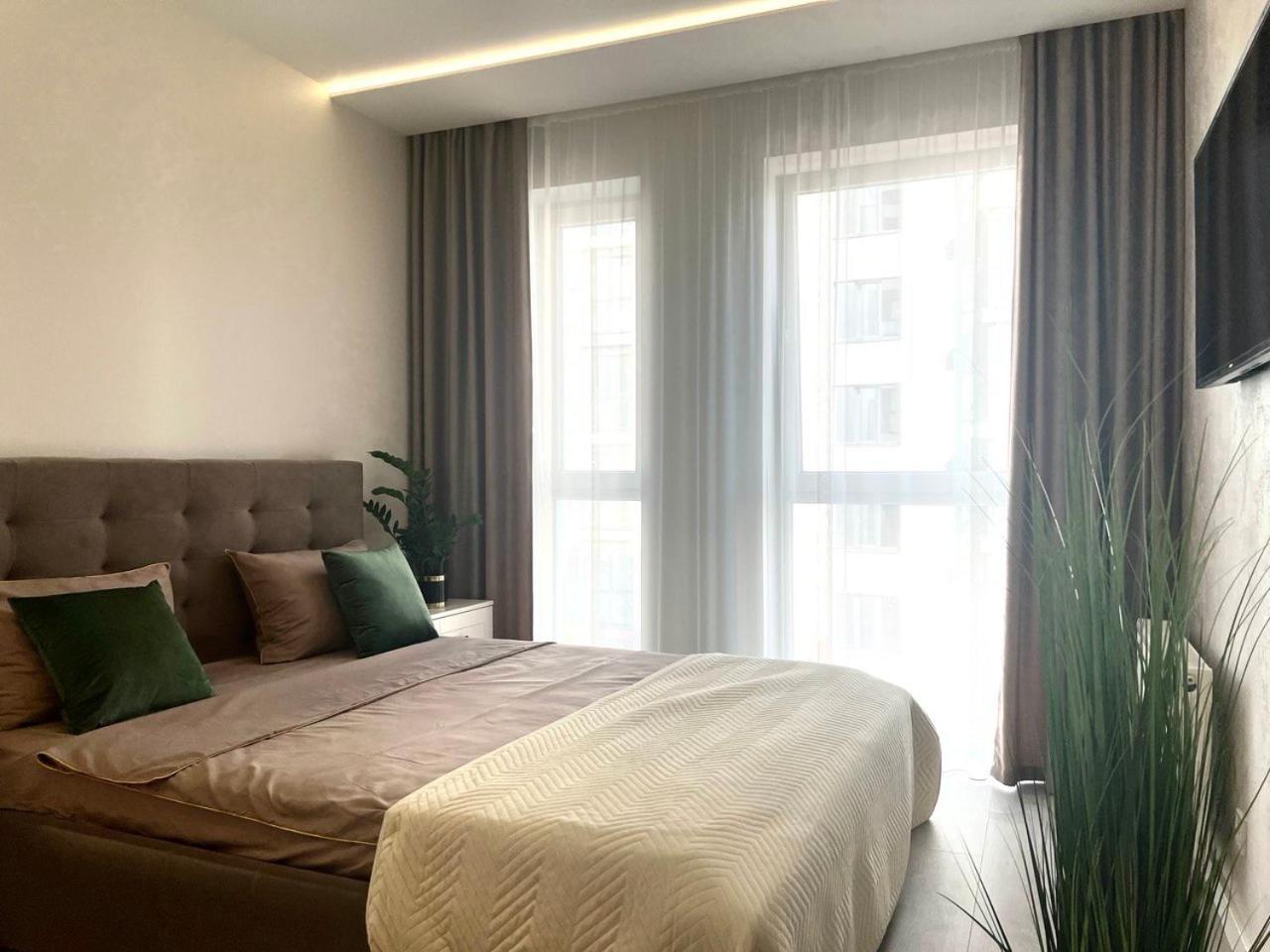 Apartments Vip Avalon Leopoli Esterno foto