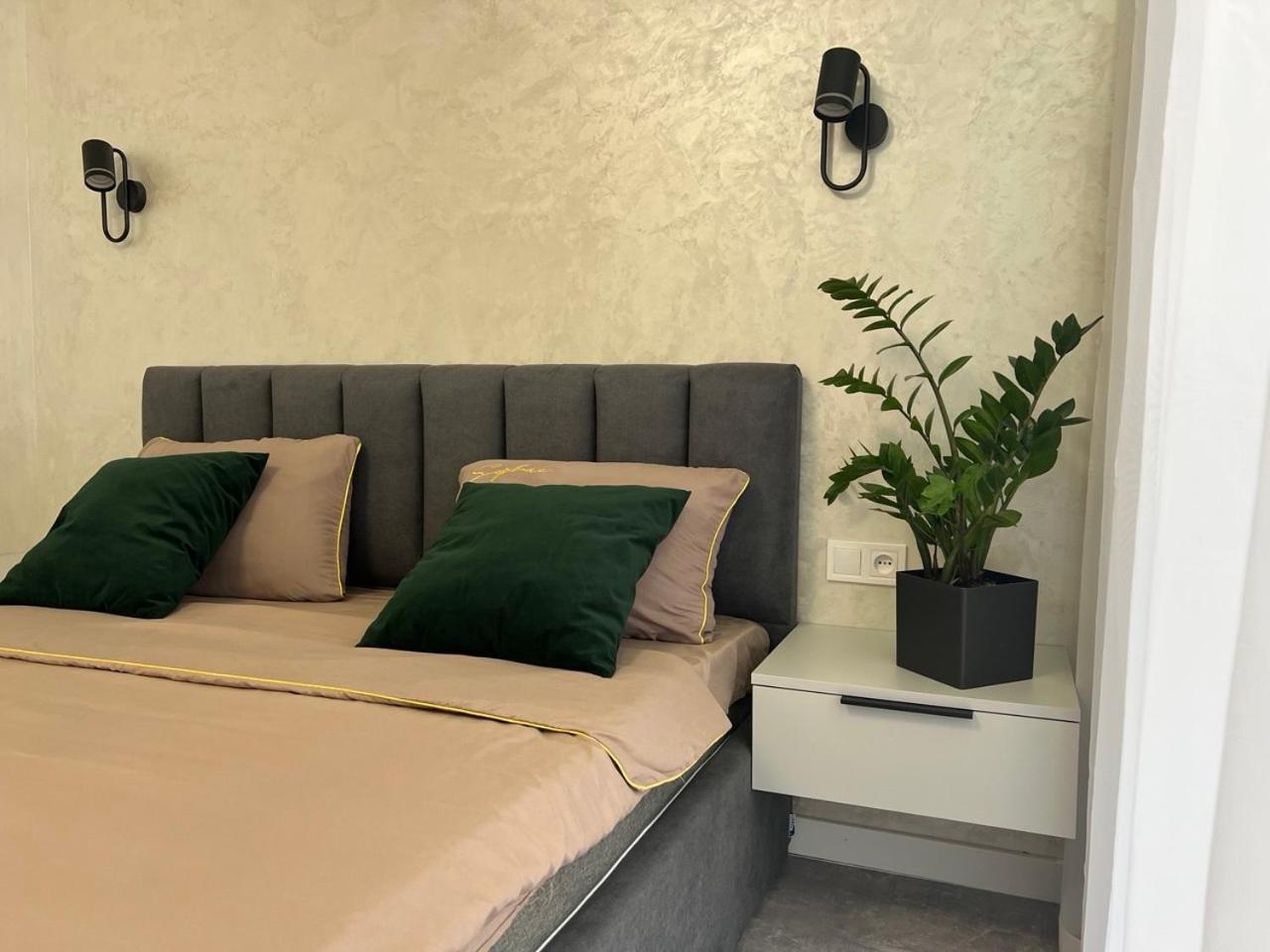 Apartments Vip Avalon Leopoli Esterno foto