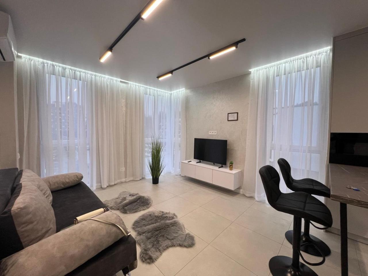 Apartments Vip Avalon Leopoli Esterno foto