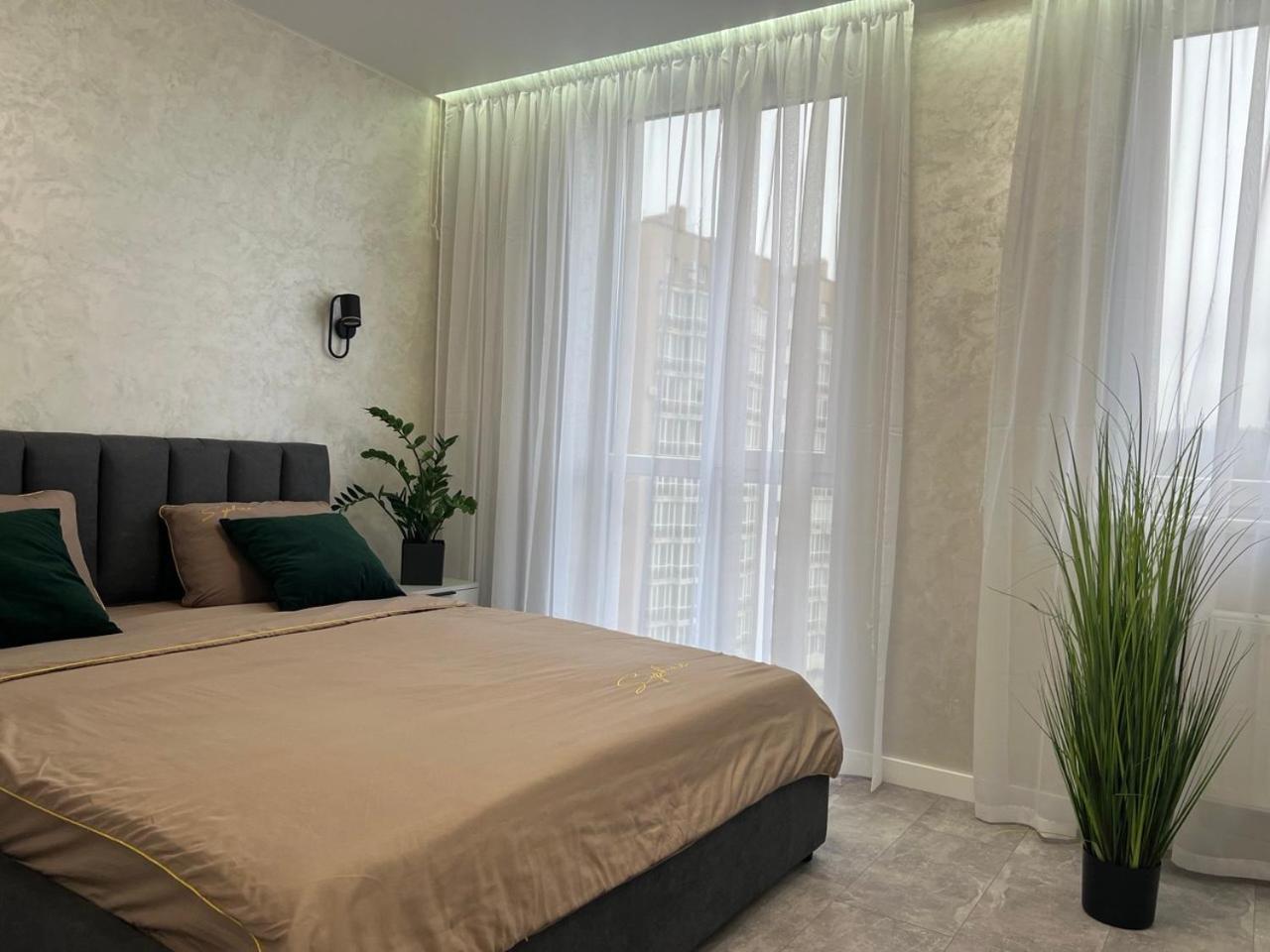 Apartments Vip Avalon Leopoli Esterno foto