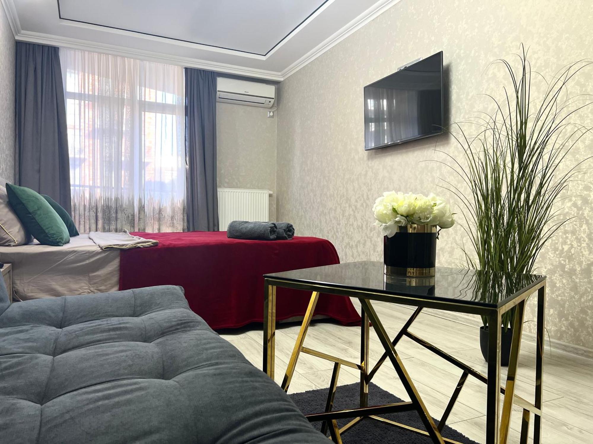 Apartments Vip Avalon Leopoli Esterno foto